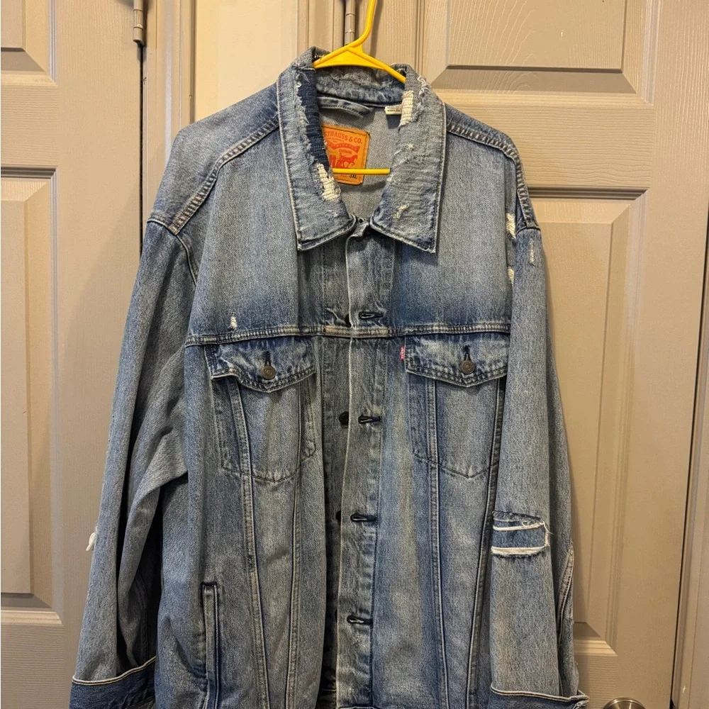 Levi DistressedBlue Denim Jacket - Picture 3 of 6